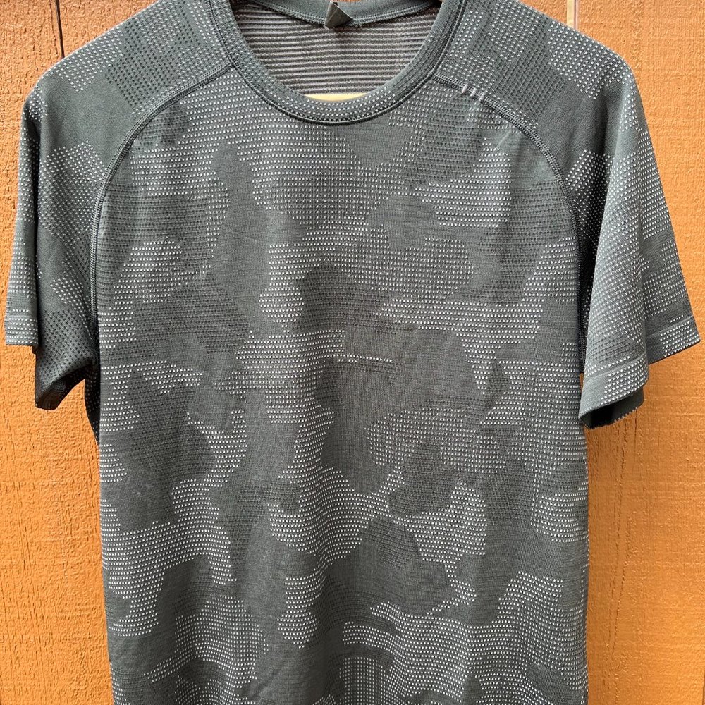 Lululemon MVT Short Sleeve (Small)